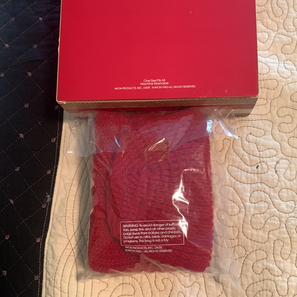 New in box and plastic. Avon knit cap from 1983. - Picture 2 of 2